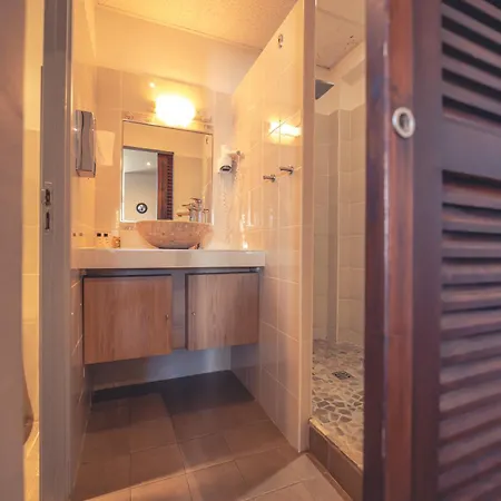 Logis Restaurant Le Plantevin Hotel 3*