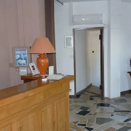 Hotel Logis Restaurant Le Plantevin 3*