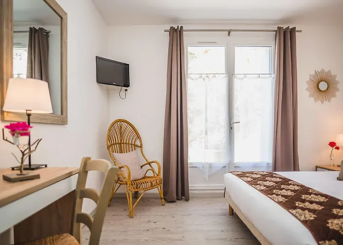 Hotel Logis Restaurant Le Plantevin 3*