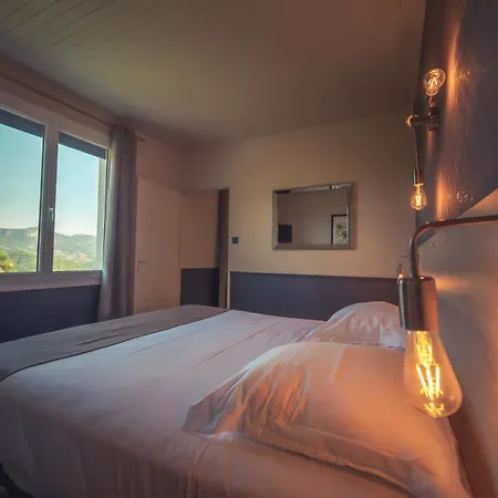 Logis Restaurant Le Plantevin Otel 3*